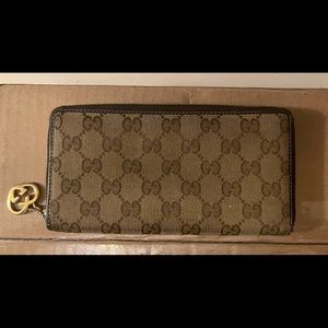 .Vintage Gucci Wallet